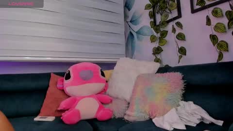 Snapshot of vivi_prinncess chatting on May 2, 12:59 am Viviana online show from May 2, 12:59 am