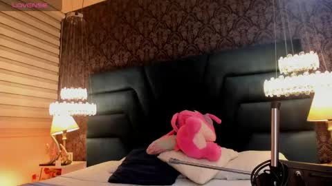Snapshot of vivi_prinncess chatting on June 8, 11:16 pm Viviana online show from June 8, 11:16 pm
