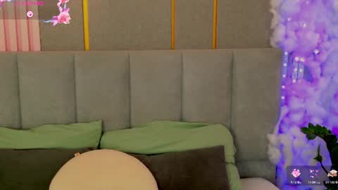 vivi_west online show from July 4, 6:14 pm
