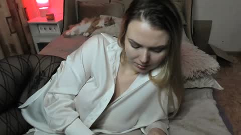 vivian_alison online show from January 23, 10:11 pm