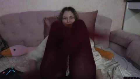 vivian_alison online show from April 15, 6:26 pm