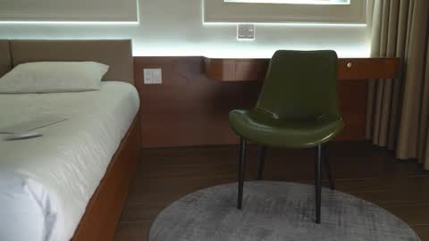 Vivian online show from March 15, 8:09 am