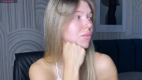 Vivian Evans online show from September 16, 1:06 am