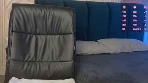 Vivian Evans online show from October 16, 12:22 am