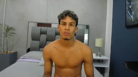 Vivian Mucks online show from April 29, 3:43 am