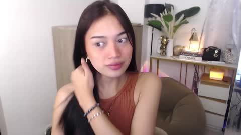 Snapshot of vivian_roberts chatting on September 21, 11:17 pm Vivian online show from September 21, 11:17 pm