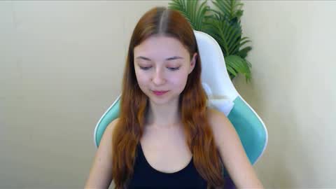 Snapshot of vivien_leight chatting on December 9, 3:22 pm Vivien online show from December 9, 3:22 pm