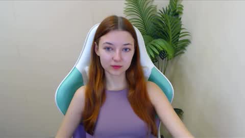 Snapshot of vivien_leight chatting on December 16, 6:49 pm Vivien online show from December 16, 6:49 pm
