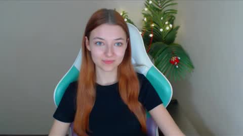 Snapshot of vivien_leight chatting on December 25, 7:02 pm Vivien online show from December 25, 7:02 pm