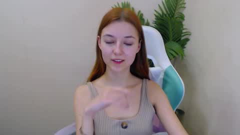 Snapshot of vivien_leight chatting on January 9, 12:46 am Vivien online show from January 9, 12:46 am