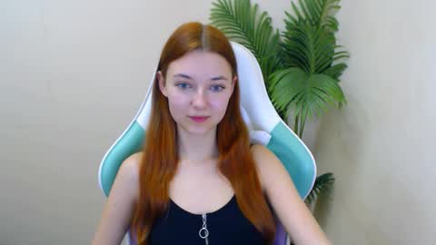 Snapshot of vivien_leight chatting on January 11, 12:44 am Vivien online show from January 11, 12:44 am