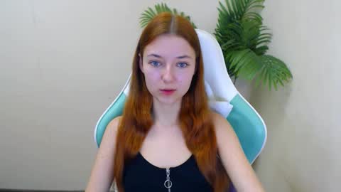 Snapshot of vivien_leight chatting on January 13, 7:43 am Vivien online show from January 13, 7:43 am