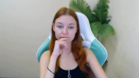 Snapshot of vivien_leight chatting on January 13, 11:08 am Vivien online show from January 13, 11:08 am