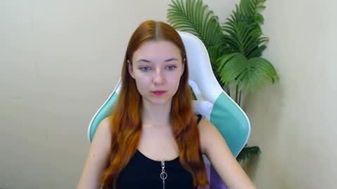 Snapshot of vivien_leight chatting on January 14, 11:31 am Vivien online show from January 14, 11:31 am