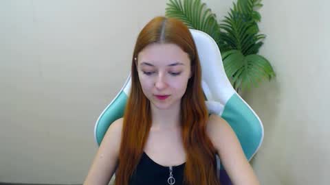 Snapshot of vivien_leight chatting on January 17, 10:01 pm Vivien online show from January 17, 10:01 pm