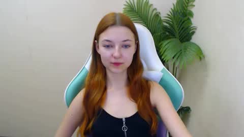 Snapshot of vivien_leight chatting on January 22, 1:10 am Vivien online show from January 22, 1:10 am