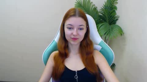 Snapshot of vivien_leight chatting on January 24, 6:35 pm Vivien online show from January 24, 6:35 pm