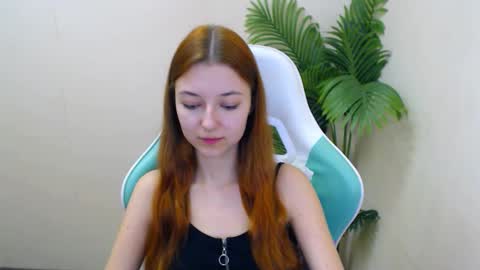 Snapshot of vivien_leight chatting on January 28, 3:35 pm Vivien online show from January 28, 3:35 pm