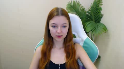 Snapshot of vivien_leight chatting on February 11, 3:51 pm Vivien online show from February 11, 3:51 pm