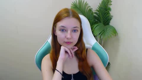 Snapshot of vivien_leight chatting on March 5, 12:59 am Vivien online show from March 5, 12:59 am