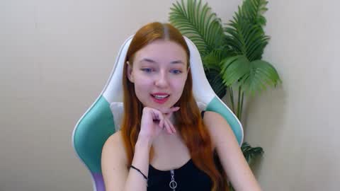Snapshot of vivien_leight chatting on March 6, 12:41 pm Vivien online show from March 6, 12:41 pm
