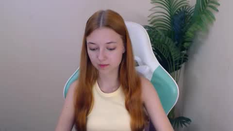 Snapshot of vivien_leight chatting on September 8, 5:56 pm Vivien online show from September 8, 5:56 pm