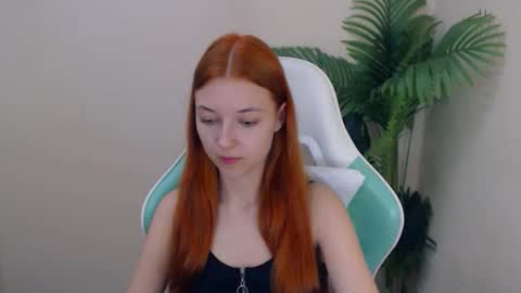 Snapshot of vivien_leight chatting on September 16, 5:58 pm Vivien online show from September 16, 5:58 pm