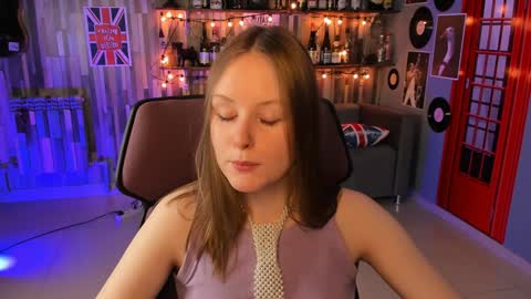 Vivien online show from December 5, 1:17 pm