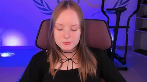 Vivien online show from December 14, 1:27 pm