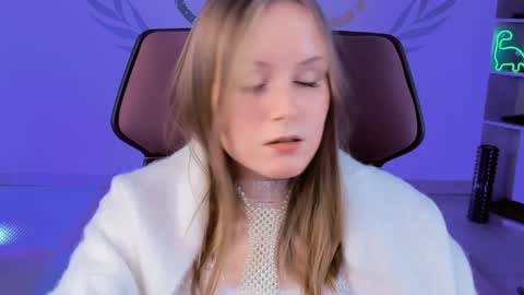 Vivien online show from February 7, 8:31 pm