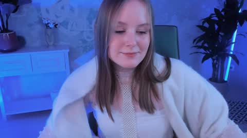 Vivien online show from February 8, 3:42 pm