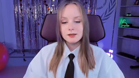 Vivien online show from March 8, 6:16 pm