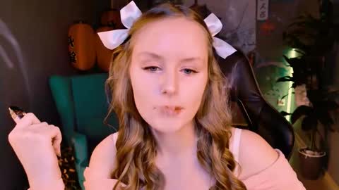 Vivien online show from September 14, 9:08 am