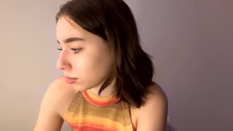 Snapshot of viviennebreihan chatting on January 6, 10:41 am Vivi online show from January 6, 10:41 am