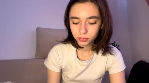 Snapshot of viviennebreihan chatting on January 11, 10:20 am Vivi online show from January 11, 10:20 am