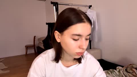 Snapshot of viviennebreihan chatting on January 19, 10:08 am Vivi online show from January 19, 10:08 am