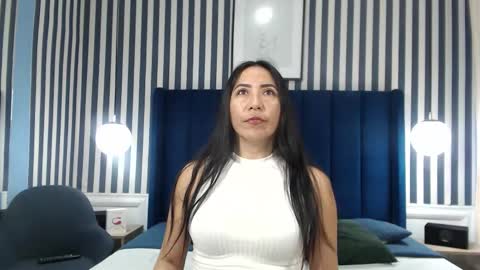 Snapshot of viviennerosette chatting on October 20, 12:27 pm Vivian online show from October 20, 12:27 pm