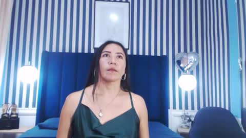 Snapshot of viviennerosette chatting on February 12, 1:06 pm Vivian online show from February 12, 1:06 pm