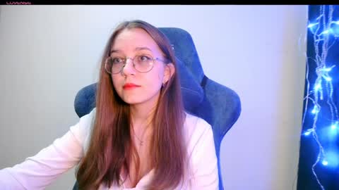 Snapshot of vivivivikkie chatting on April 5, 8:50 pm vivivivikkie online show from April 5, 8:50 pm