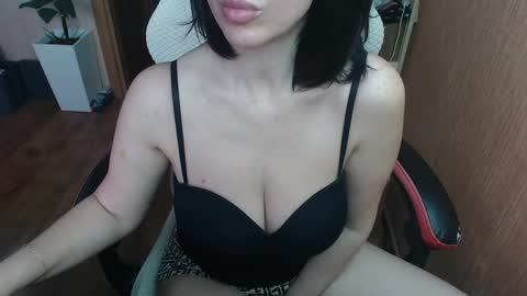 Eva online show from April 18, 11:36 am