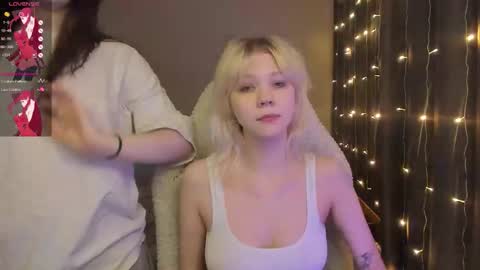 Snapshot of vivy_ chatting on December 13, 10:37 pm chatur babes online show from December 13, 10:37 pm