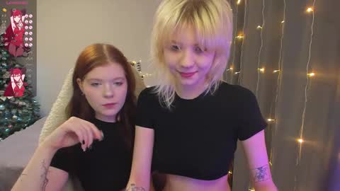 Snapshot of vivy_ chatting on December 17, 8:15 pm chatur babes online show from December 17, 8:15 pm