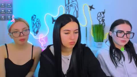 vivy_star online show from March 18, 8:01 pm