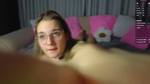 vivyboo111 online show from November 10, 8:41 pm