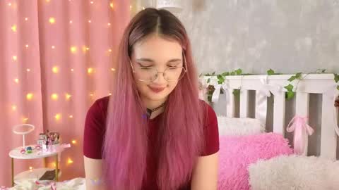 vivyboo111 online show from May 5, 8:06 pm