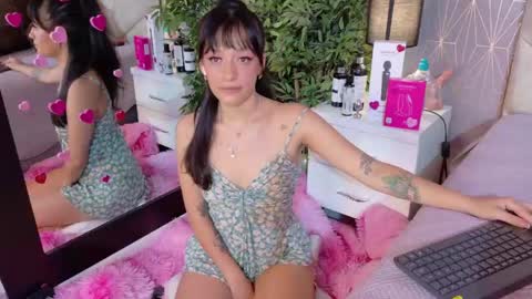 Vixen  online show from May 12, 11:40 am