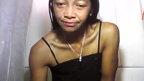 Snapshot of vixen_lina chatting on June 20, 7:00 am vixen_lina online show from June 20, 7:00 am