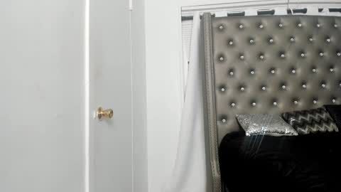 Sasha Malone online show from December 4, 9:40 am