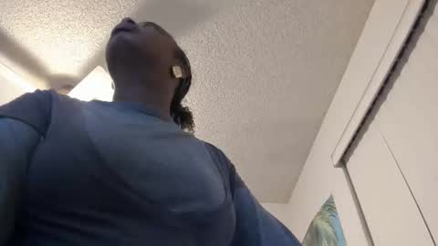 Snapshot of vixenfyre chatting on May 23, 7:24 am Vixen Fyre online show from May 23, 7:24 am