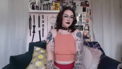 Snapshot of vixinvvitch chatting on June 24, 5:56 pm VIXIN online show from June 24, 5:56 pm